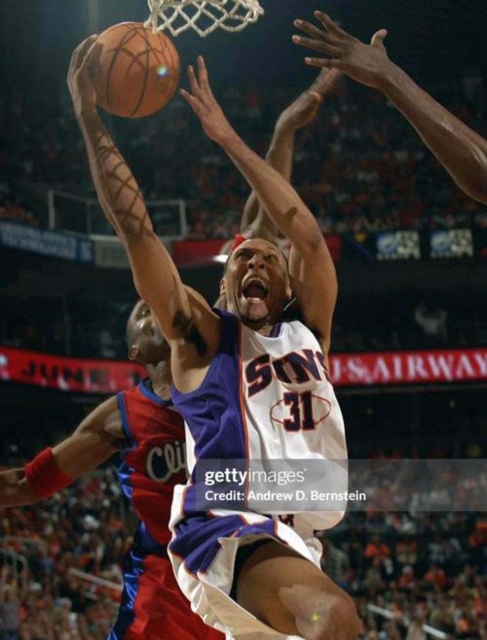 转折点！菲尼克斯太阳扳平良机，NBA常规赛赛后攻防权衡，态度坚定，团队化学反应显著的简单介绍